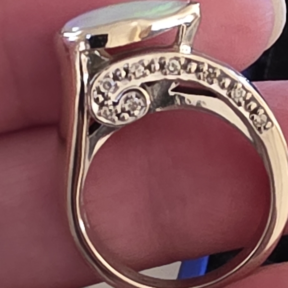 Over 10 Gram 14kt White Gold Ethiopian Opal And Diamond Ring - Picture 8 of 16